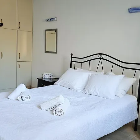 Cassiopeia 3-bedroom House On The With Pool *