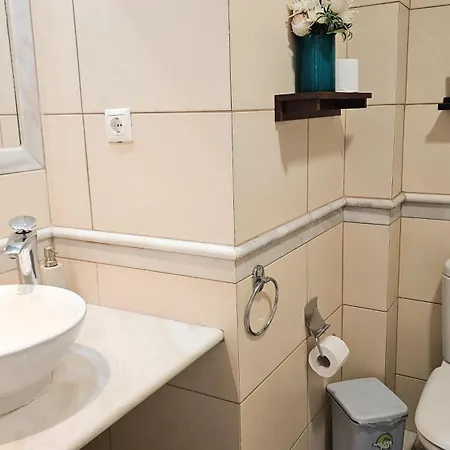 Будинок відпочинку Cassiopeia 3-bedroom House On The With Pool *