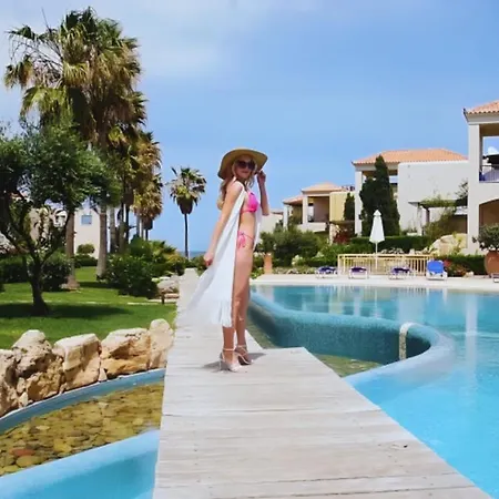Holiday home Cassiopeia 3-bedroom House On The With Pool *