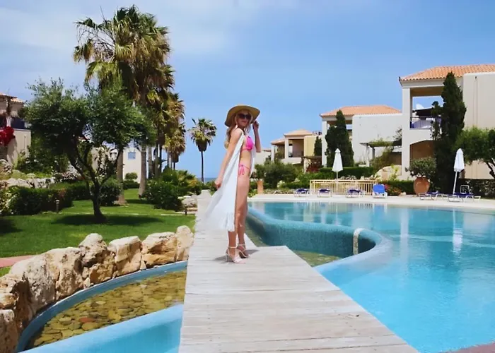 Holiday home Cassiopeia 3-bedroom House On The With Pool *