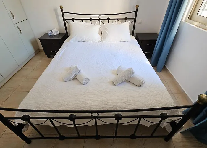 Holiday home Cassiopeia 3-bedroom House On The With Pool