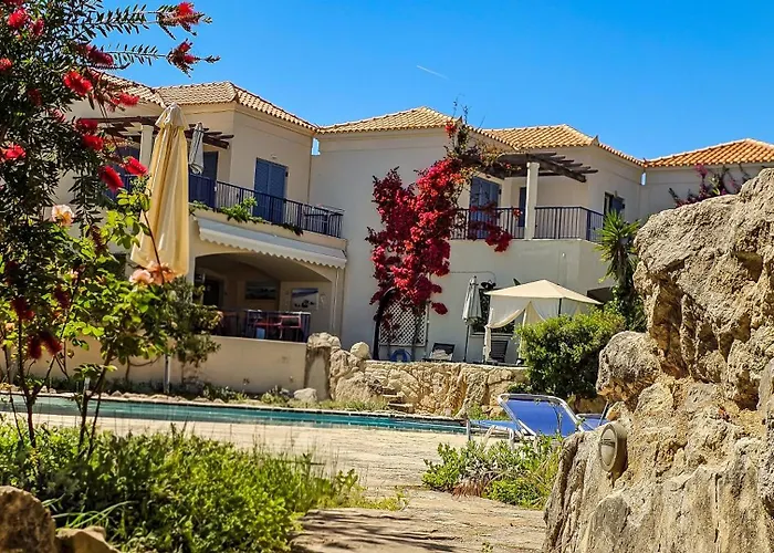 Cassiopeia 3-bedroom House On The With Pool Holiday home