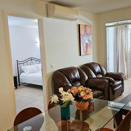 Cassiopeia 3-bedroom House On The With Pool *